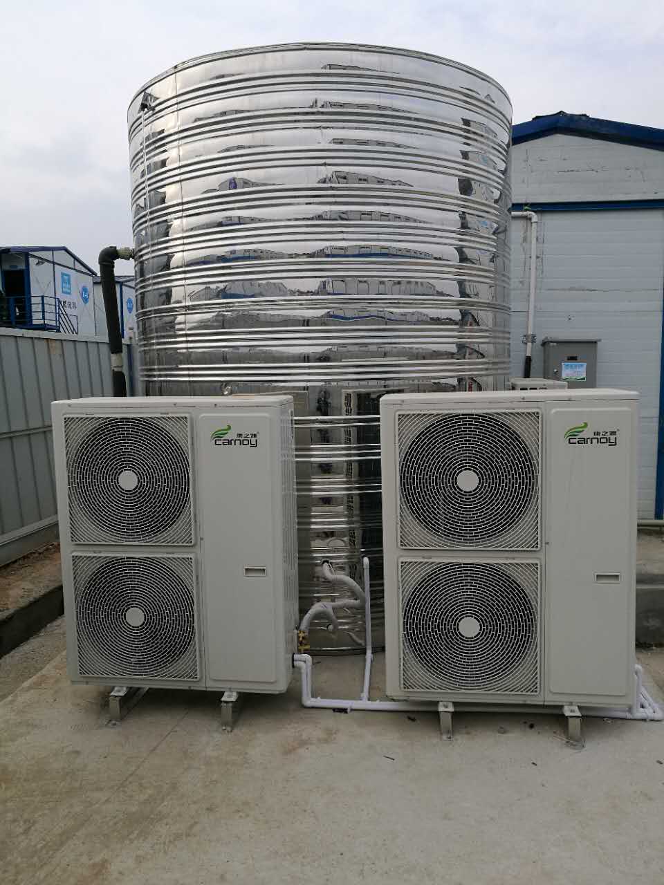 中建八局空氣能熱泵熱水機(jī)組安裝1.jpg